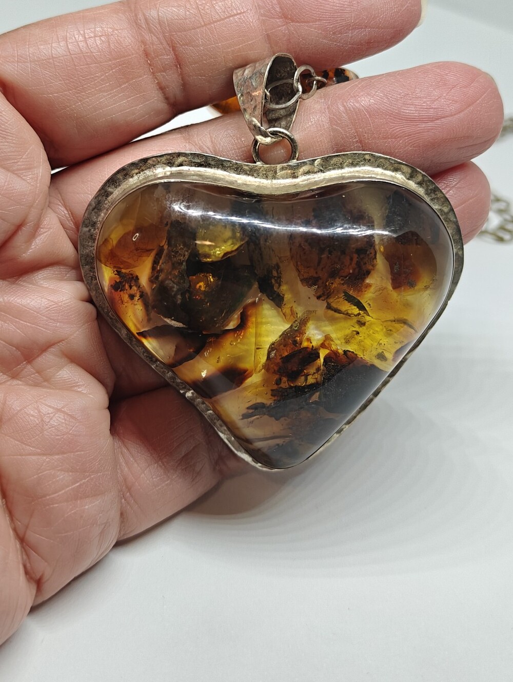 Vintage Amber Heart Necklace - Picture 14 of 16